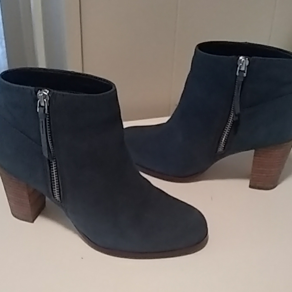 COLE HAAN Boots / Shoes size 6